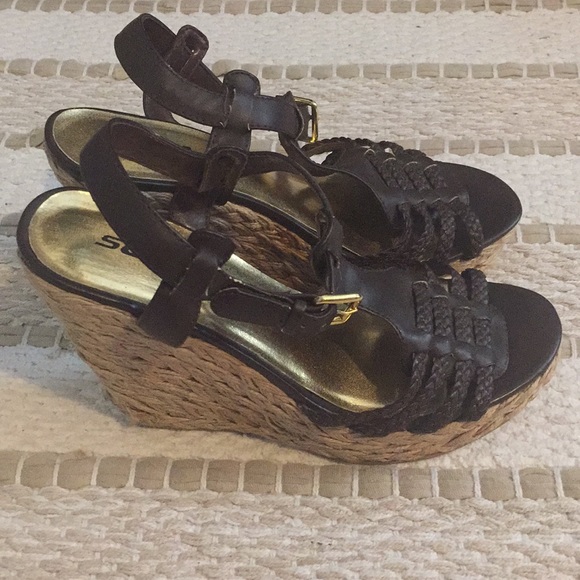 Shoes - Brown Wedges